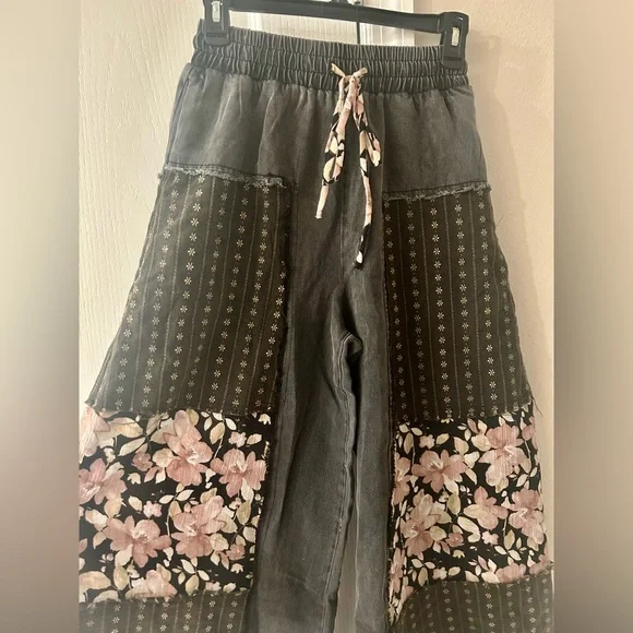 Boho Floral Patchwork Wide Leg Pants Size Small - Picture 4 of 8